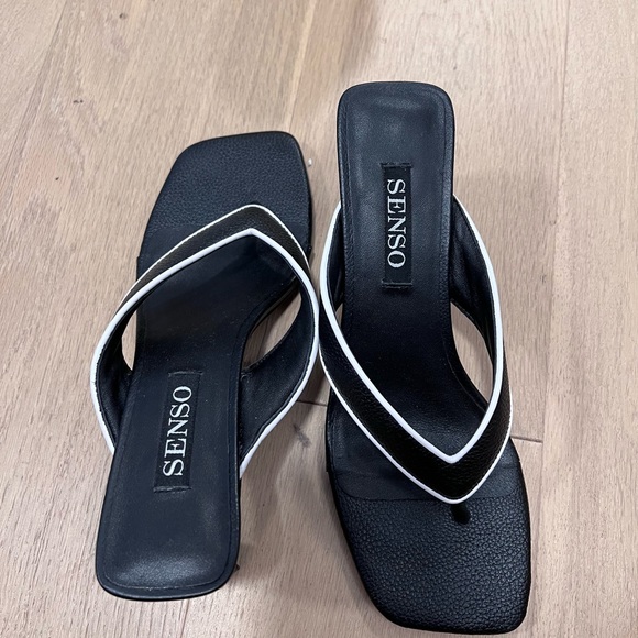 black and white heels - Picture 7 of 8